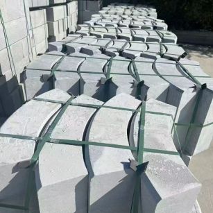 济宁 芝麻灰弧形路沿石