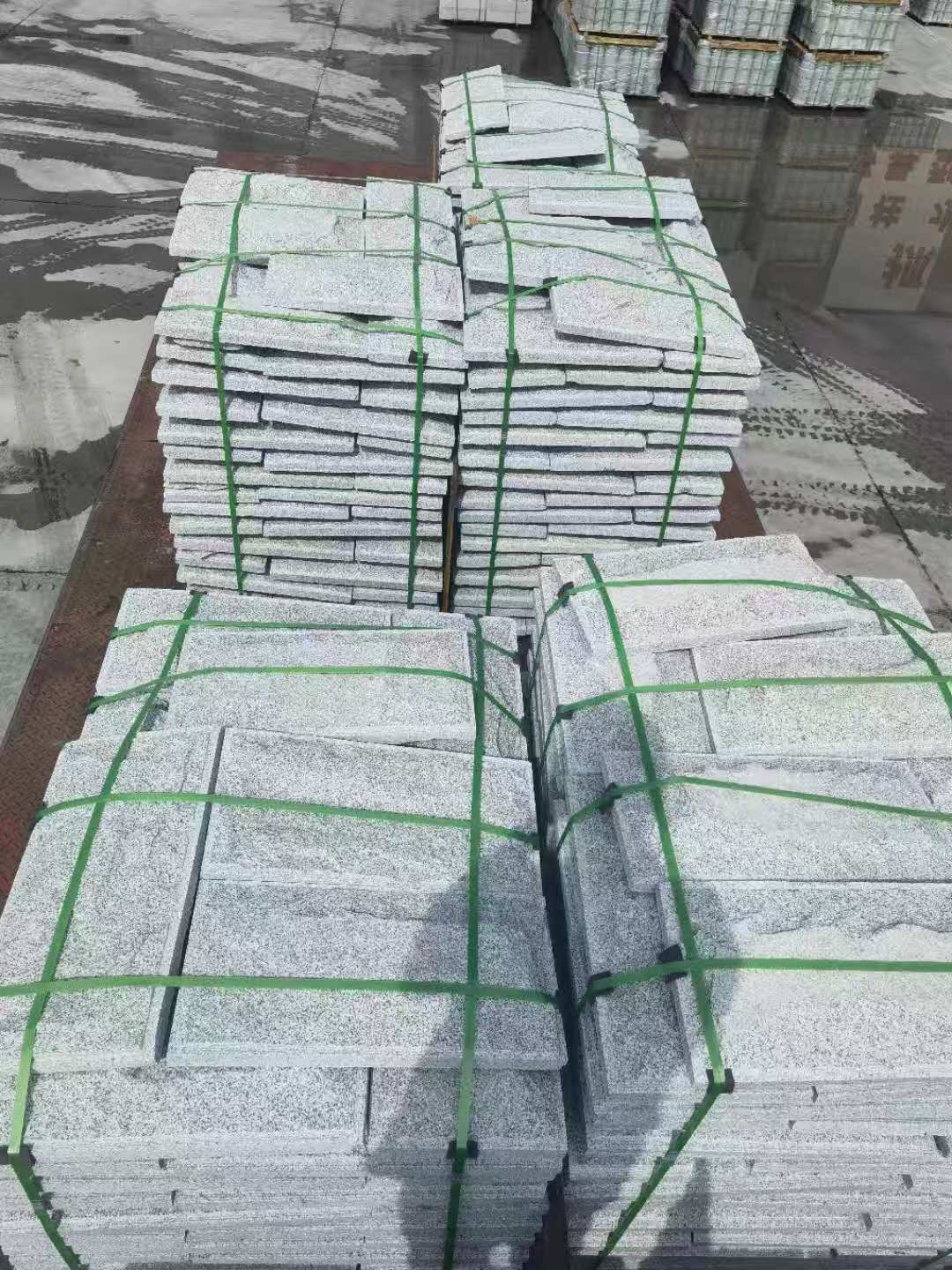 济宁 芝麻白蘑菇石装车出货