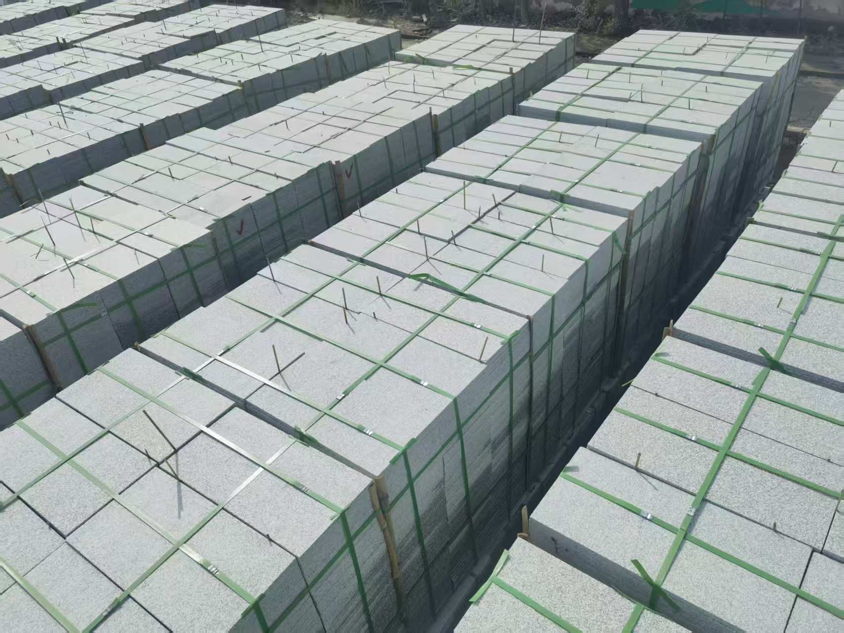 济宁 芝麻白1.8公分火烧300*600地铺，清仓大甩卖