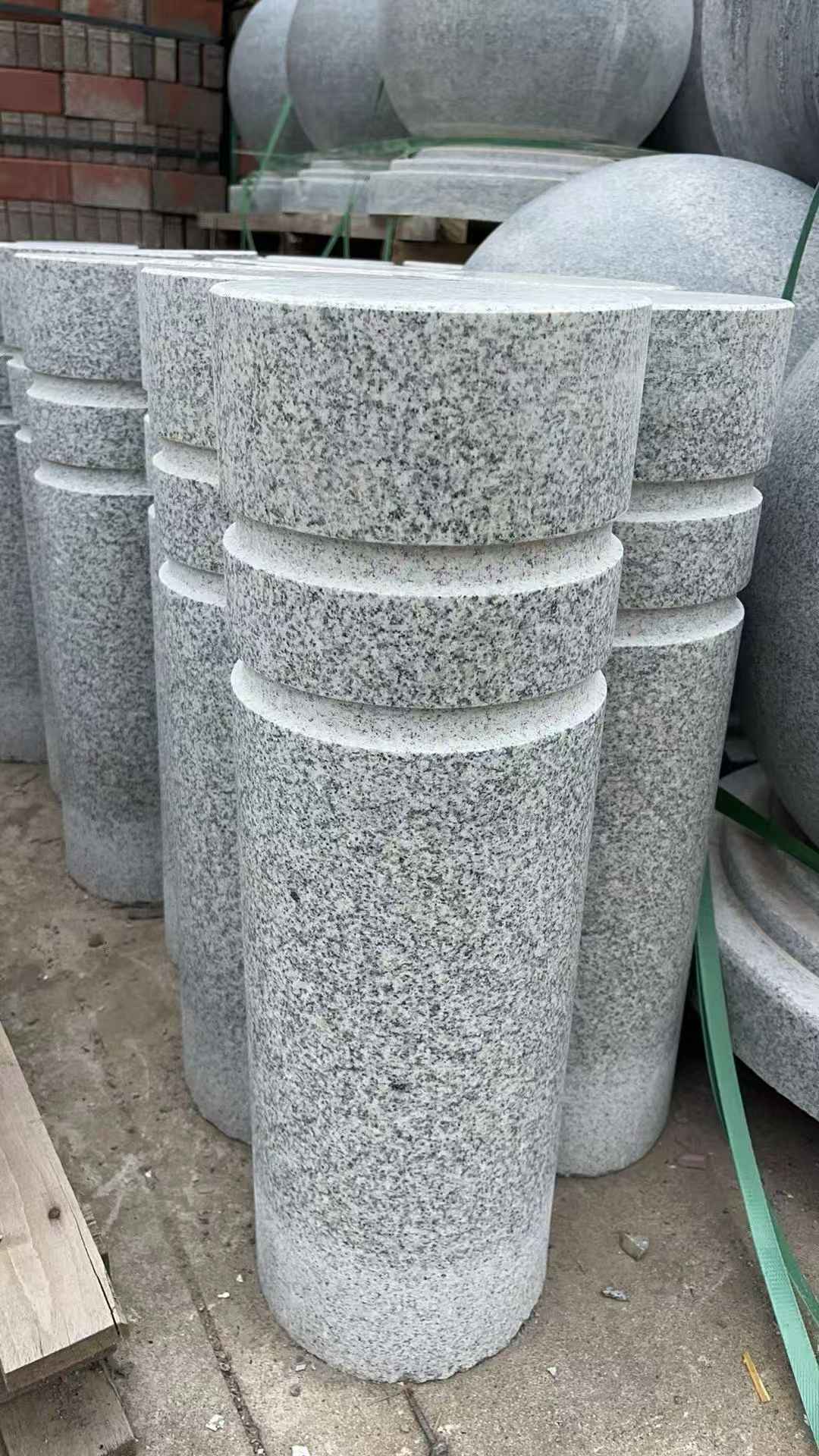 济宁 芝麻白花岗岩挡车柱、隔离柱多少钱