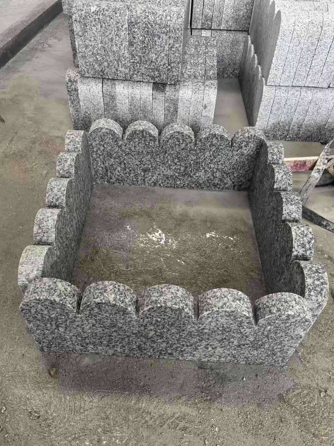 济宁 花边石、花坛围栏石、花池界石、菜园栅栏石、镶边石、波浪状界石介绍