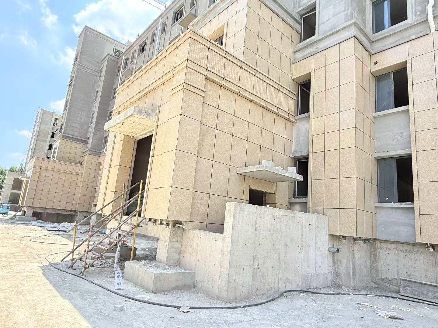 济宁 黄金麻干挂，工地实拍