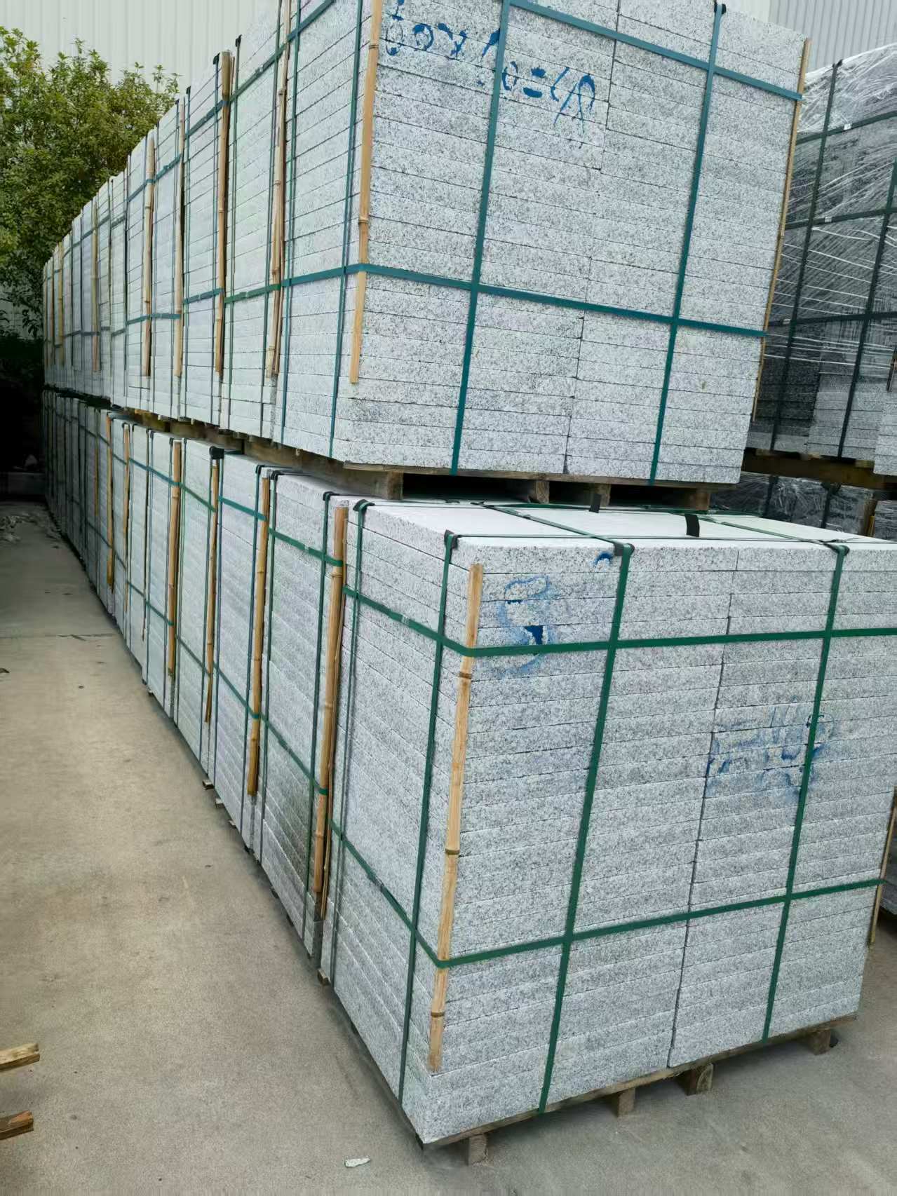 济宁 大花芙蓉白火烧成品，市政园林广场地铺石