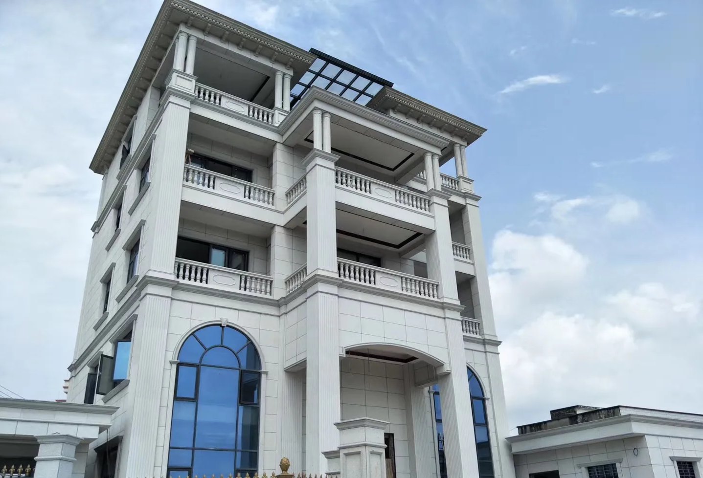 济宁芝麻白别墅干挂效果展示