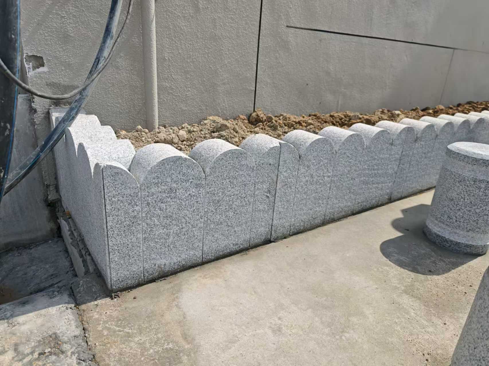 济宁 芝麻白花岗岩花边石铺装效果图